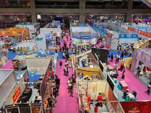 2025台北夏季旅展今(18)天登場,地點在台北世貿一館,上半天人潮並不多。(圖/記者葉盛耀攝) ▲2025台北夏季旅展今(18)天登場,地點在台北世貿一館,上半天人潮並不多。(圖/記者葉盛耀攝)