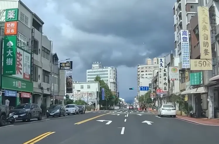 苗栗道路「1設計」害他被罰5400！一票卻驚豔：根本不同國家等級