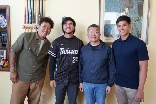 ▲中華隊總教練曾豪駒表示，台美混血好手Jonathon Long（左二）仍有高度參賽意願。（圖／中華職棒提供）
