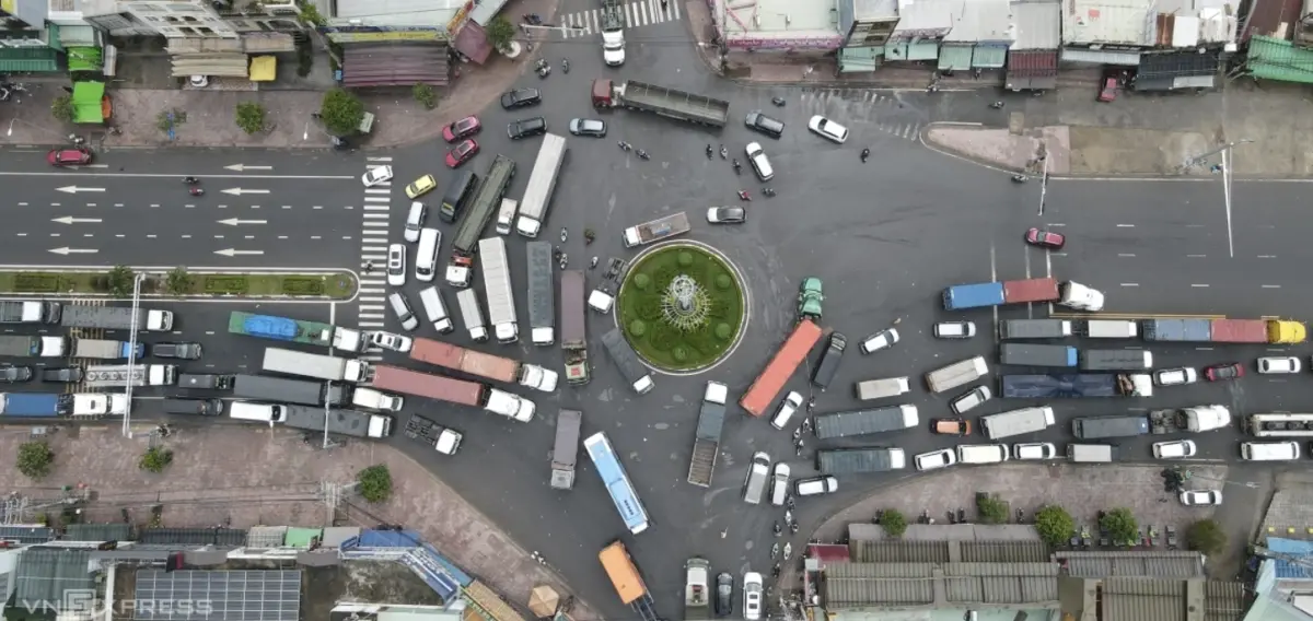 ▲越南胡志明交通在17日嚴重壅塞。（圖／翻攝自越南快訊）