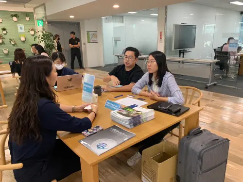 ▲研華公司提供智慧能管系統的應用方案，一對一媒合協助企業無痛蒐集排碳數據，優化企業減碳策略。（圖／高雄市經濟發展局）