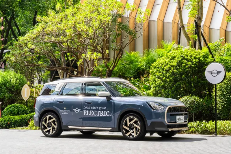 ▲兩大品牌打造城市綠旅專案，入住勤美洲際酒店，還能駕駛全新 MINI Countryman 純電休旅，遊走於臺中城市綠意與近郊山水之間。（圖／業者提供）