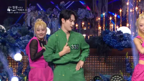 ▲任時完帶來超多首2代團經典神曲表演，還送上團體ZE:A帝國之子的歌。（圖／chzzk）