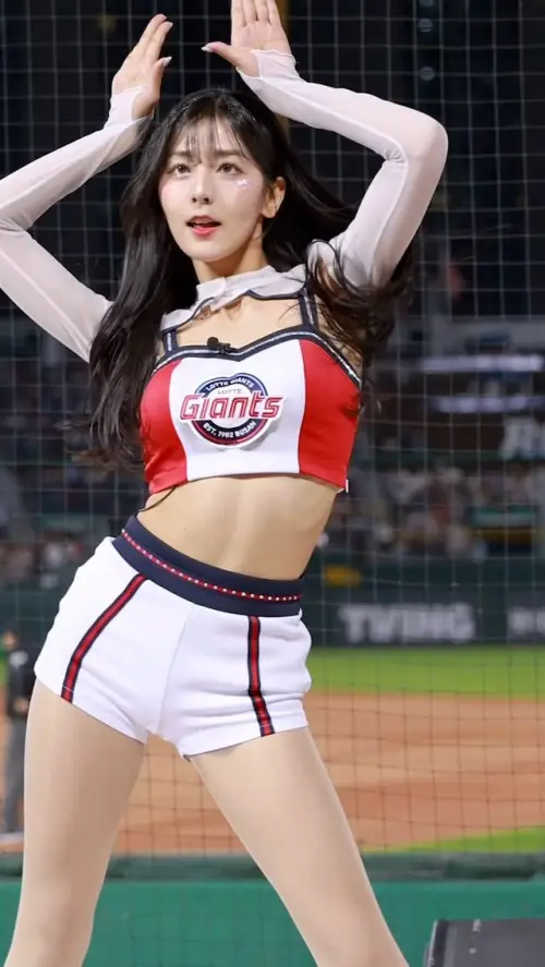 ▲睦那京曾在節目上不假思索地表示自己要在樂天巨人退休。（圖／翻攝自睦那京IG）