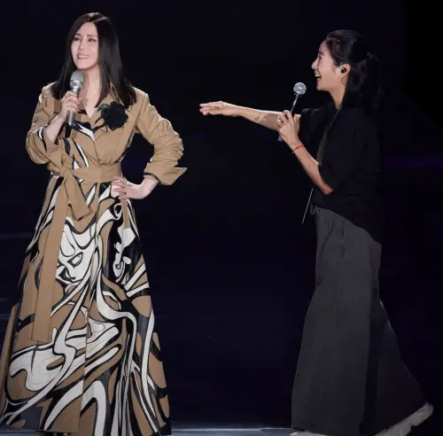 ▲江蕙嚇壞「怎麼是妳」！方文琳喬裝送水小妹　上台罕提與前夫關係（圖／寬宏提供）