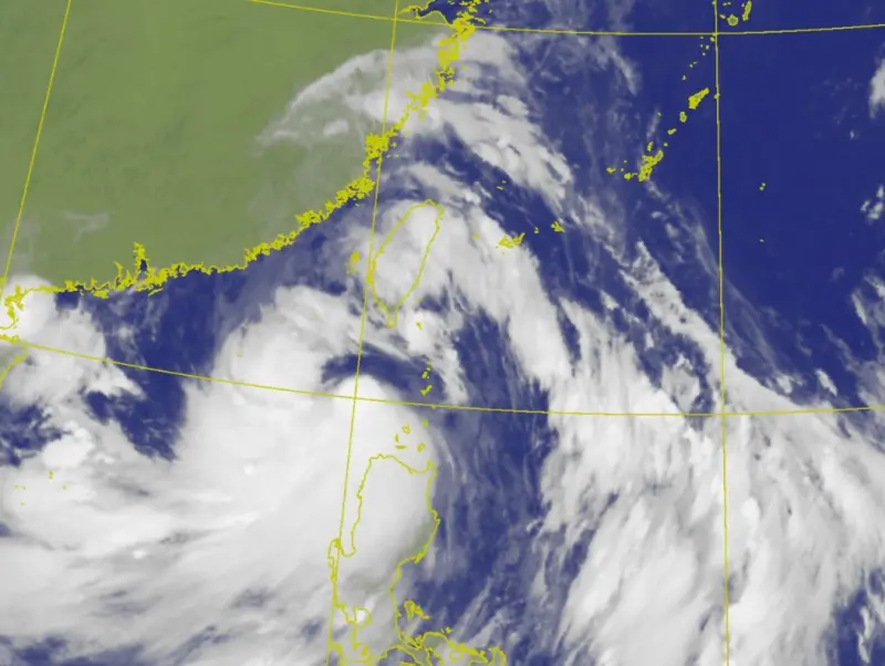 ▲薇帕颱風外圍環流今（19）日持續影響台灣，東半部地區以及恆春要特別留意大雨以上的降雨。（圖/中央氣象署）