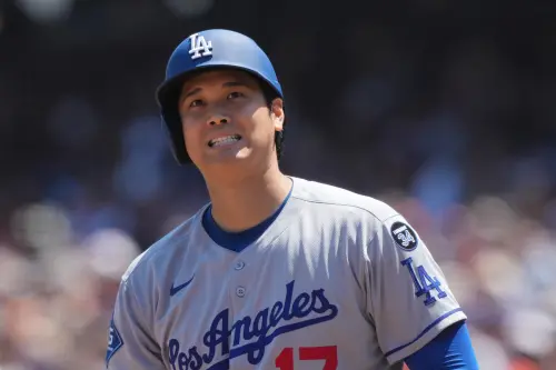 ▲效力MLB美國職業棒球大聯盟（Major League Baseball）洛杉磯道奇（Los Angeles Dodgers）日籍球星大谷翔平於今（19）日作客挑戰科羅拉多洛磯，擔任先發第1棒、指定打擊。第2打席時大谷擊出投手正面強襲球，擊球速度驚人，差點直擊對方先發投手弗里蘭（Kyle Freeland）。（圖／路透／達志影像）