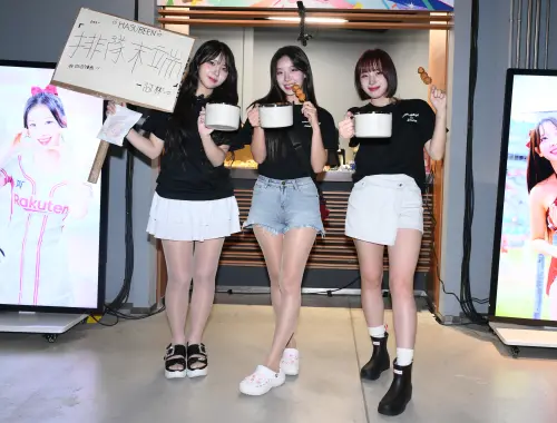 ▲樂天桃猿「韓援三本柱」河智媛、廉世彬與禹洙漢，特別學了餐飲服務人員常用中文。（圖／記者林柏年攝, 2025.07.19）