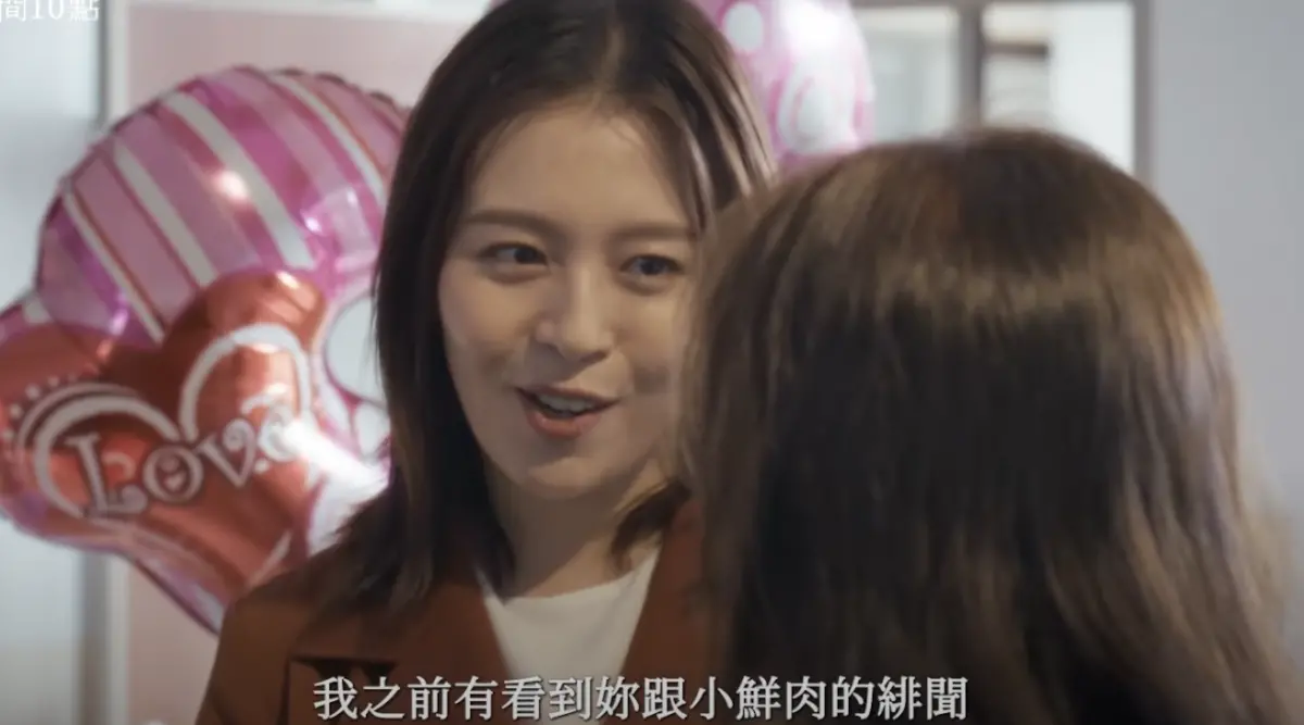 ▲劉品言客串《拜六禮拜》，嗆孫淑媚和小鮮肉談戀愛，而飾演那位小鮮肉的，正是劉品言的老公連晨翔，戲裡戲外都有趣。（圖／翻攝自YouTube 華視戲劇頻道）