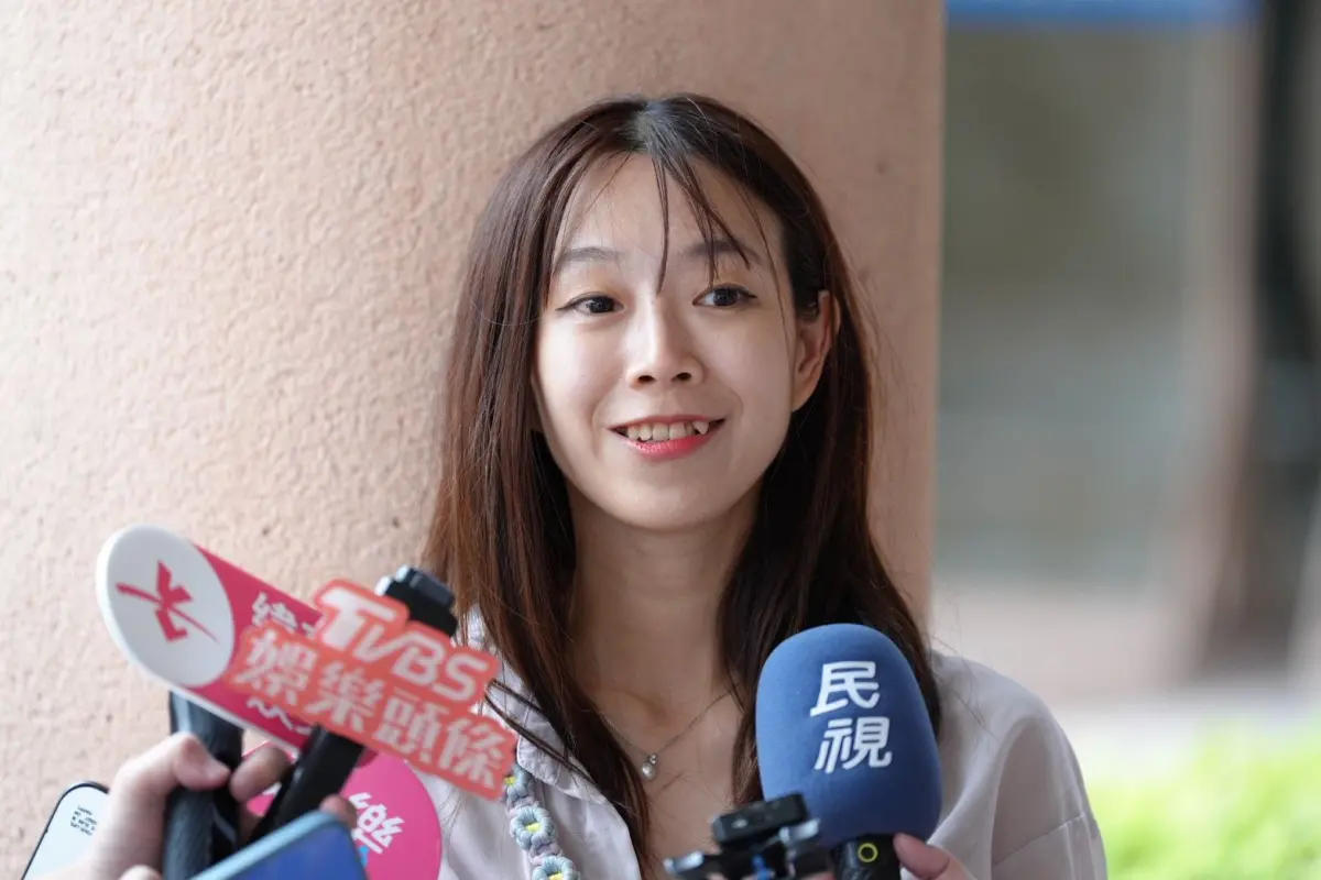 單方面分手鄧佳華！簡簡首露面「還原戀情始末」：希望他別想不開