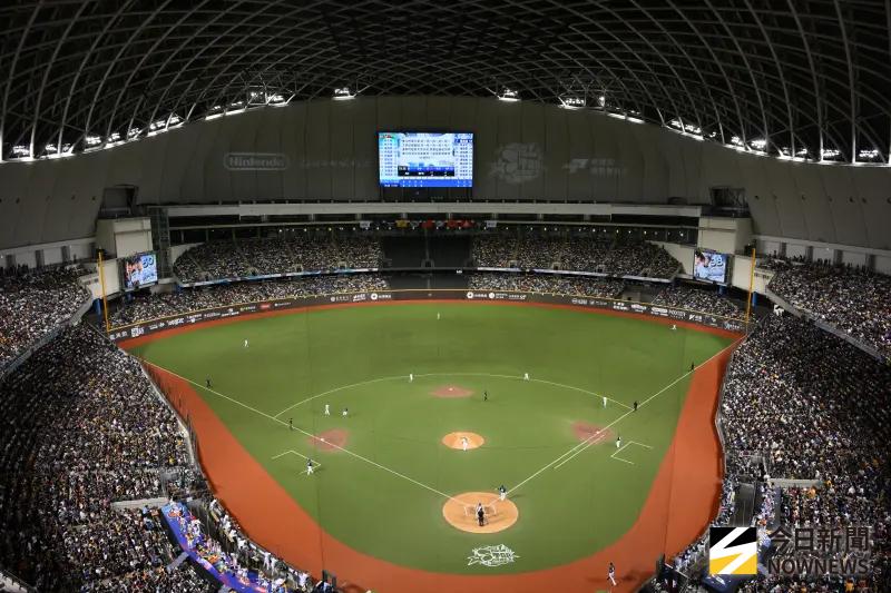 ▲2025年中職明星賽湧入4萬名觀眾，創中職史上新高，中華隊最終以7：5擊退明星隊。（圖／記者林柏年攝,2025.07.19）