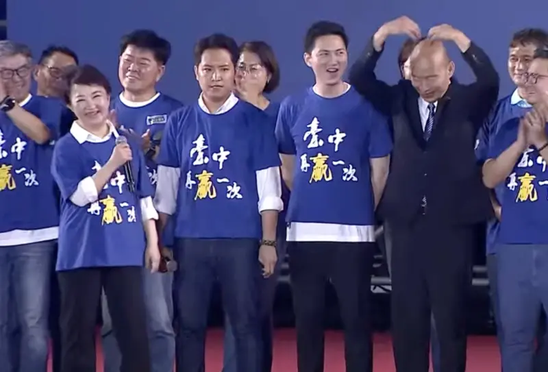 ▲國民黨日前在台中舉行反罷免大造勢，市長盧秀燕、立法院長韓國瑜等多位藍營大咖都到場站台。（圖／國民黨提供）