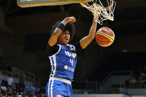 ▲混血球員賀丹、賀博首度代表中華隊出征一級國際賽戰場，生涯首戰就是亞洲盃。（圖／中華籃協提供）