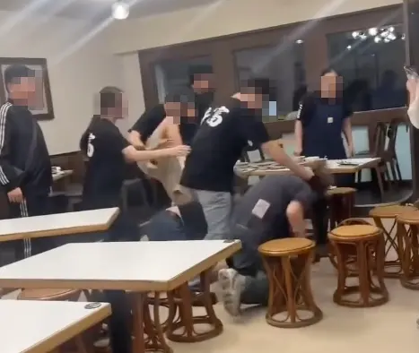牛富溫體牛員工爆衝突！當事人：聊政治被毆打　店家發2文道歉了