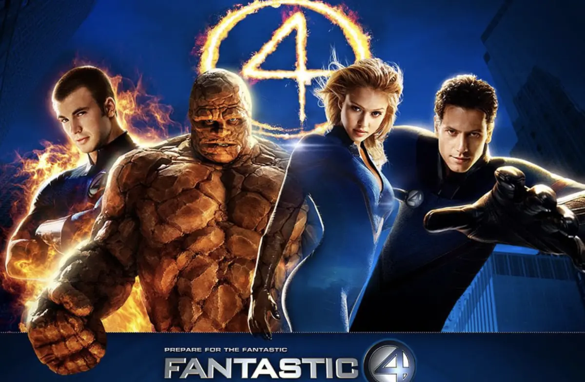 ▲觀眾心目中最經典的《驚奇4超人》組合，當年片子叫座不叫好，演員的評價比片子本身更突出。20年後潔西卡艾芭（右二）宣告離婚，但很快就有小男友；克里斯伊凡（左一）成為漫威最有代表性英雄演員之一，可是離開之後一直沒有夠突出的表現；最糗的是尤恩葛魯飛（右一），婚變弄得英國人盡皆知，變成一場著名的大鬧劇。（圖／摘自IMDb）