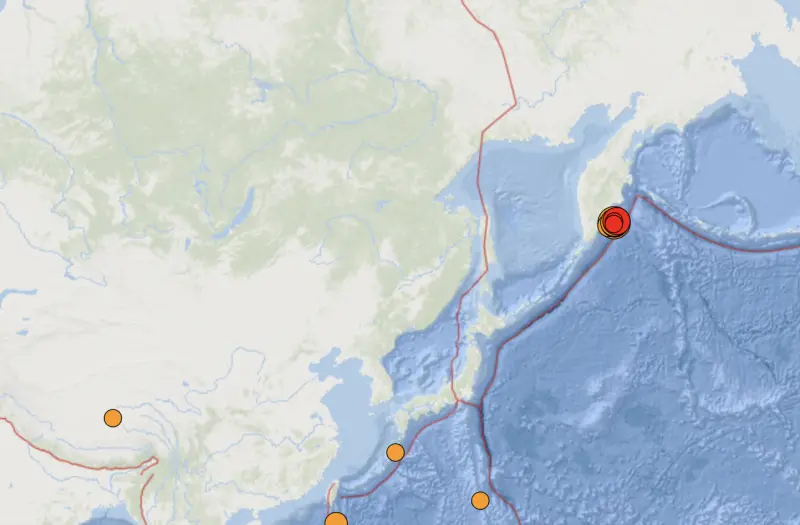 ▲俄羅斯堪察加半島外海今（20）日發生連續地震，最大規模達7.4，規模6以上地震一共出現5起。（圖／翻攝美國地質調查所網站）