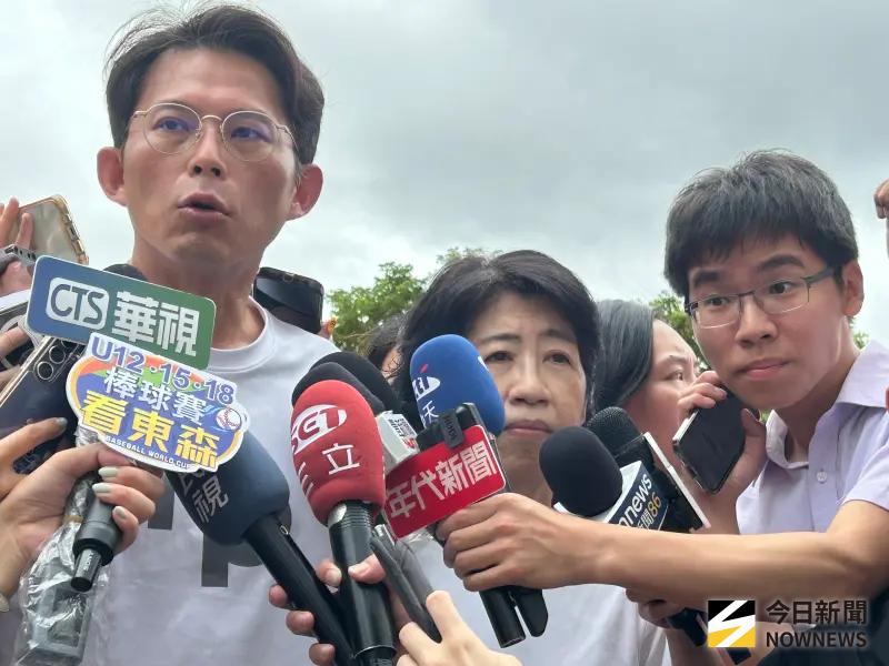 陳羿伶、郭雅慧著軍服陪賴清德視導漢光　黃國昌拿柯文哲出來對比