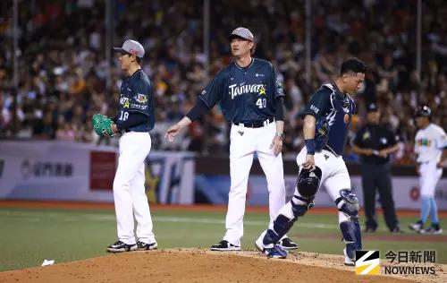 中職明星賽／戴培峰整場狀況外！完全不知郭俊麟求婚、與主播聊天
