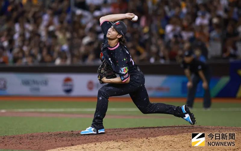 ▲中華職棒36年明星賽，統一獅外野手林佳緯代表明星隊九局登板投球。（圖／記者葉政勳攝 ,2025.07.20）