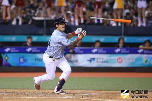 ▲中華職棒36年明星賽,味全龍隊林智勝打完生涯最後一場明星賽。(圖/記者葉政勳攝 ,2025.07.20) ▲中華職棒36年明星賽,味全龍隊林智勝打完生涯最後一場明星賽。(圖/記者葉政勳攝 ,2025.07.20)