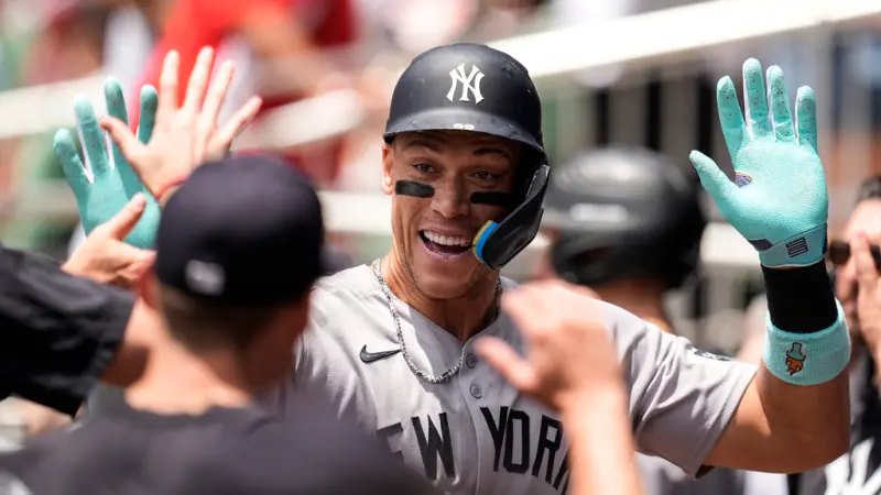 ▲MLB紐約洋基今（21）日客場迎戰亞特蘭大勇士，「法官」賈吉（Aaron Judge）在首局就掃出本季第36轟，率領洋基終場以4：2擊敗勇士，洋基也拿下近期的2連勝。（圖／美聯社／達志影像）