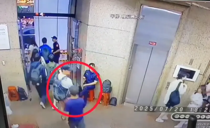 ▲涉嫌蛋洗民進黨黨部的李姓男子與錄影共犯洪姓男子。（圖／警方提供）