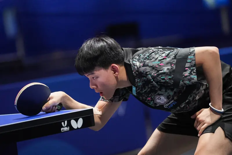 ▲儘管奪金全隊同慶，身為團隊主力的奧運國手高承睿卻在賽後忍不住落淚，坦言因自己未能發揮、連丟兩點深感自責，但他也感謝隊友挺身而出，成功把金牌「救回來」。（圖／大專體總提供）