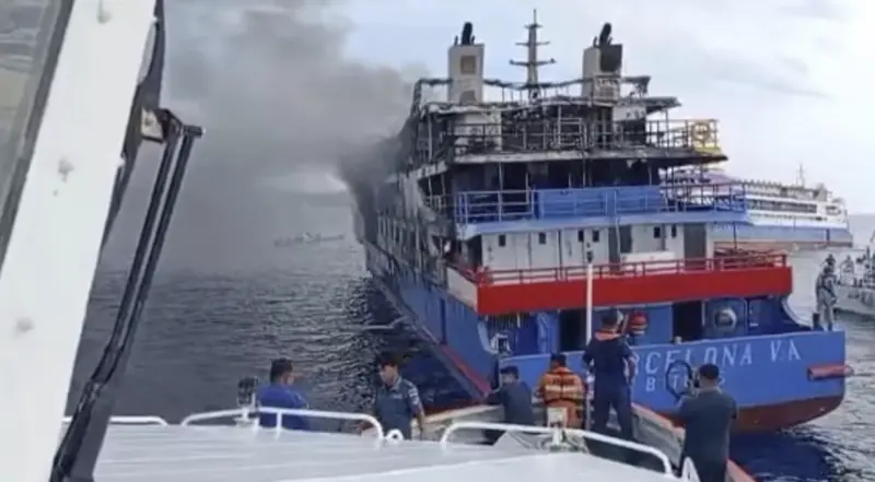 ▲印尼發生渡輪突然失火事件，造成5人死亡。（圖／翻攝自X）