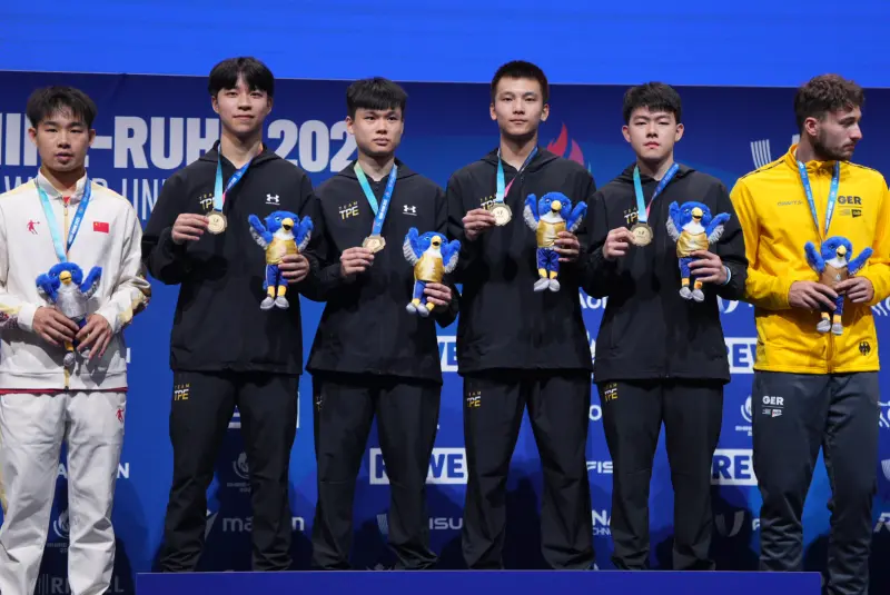 ▲中國代表隊在男女團決賽雙雙失利，無緣衛冕。女團以2：3敗給日本隊，男團則2：3爆冷不敵中華隊，僅獲得銀牌。（圖／美聯社／達志影像）