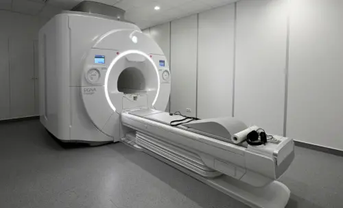 怎會發生？美國男脖戴「巨大訓練鐵鏈」　遭拉進核磁共振機器慘死
