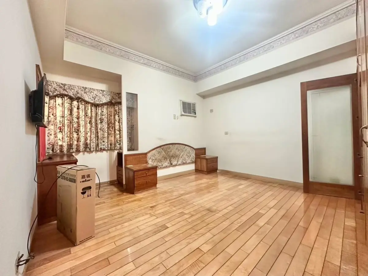 ▲高雄岡山凶宅以468萬元出售，不過因為是凶宅，只能以現金交易，不能貸款。（圖／翻攝自臉書社團我是凶宅！！買賣/法拍/投資/撿便宜/屋主自租自售/仲介/資訊新聞/全台/禁廣告只有凶宅可進。）