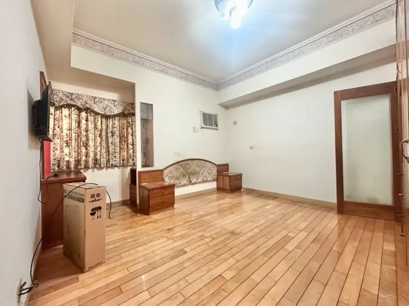 ▲高雄岡山凶宅以468萬元出售，不過因為是凶宅，只能以現金交易，不能貸款。（圖／翻攝自臉書社團我是凶宅！！買賣/法拍/投資/撿便宜/屋主自租自售/仲介/資訊新聞/全台/禁廣告只有凶宅可進。）