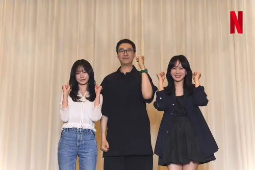 ▲《버라이어티》官宣角色定案,曹柔理(左起)、金容勛、孫藝真合體照出爐。(圖/Netflix IG) ▲《버라이어티》官宣角色定案,曹柔理(左起)、金容勛、孫藝真合體照出爐。(圖/Netflix IG)