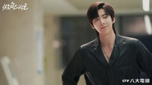 八大電視《做自己的光》劉濤(圖左)與劉宇寧(圖右)合作默契十足,連挑選服裝都會意外穿成情侶裝。(圖/八大提供) ▲八大電視《做自己的光》劉濤(圖左)與劉宇寧(圖右)合作默契十足,連挑選服裝都會意外穿成情侶裝。(圖/八大提供)