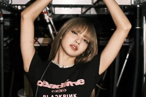 BLACKPINK Lisa裙底被拍！一片肉色全被看光光　歌迷：我真的嚇瘋

