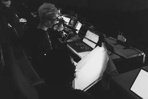 ▲2015年DJ QuestionMark創立「五樓製作」，作為整合音樂、派對策展與創意企劃的基地。（圖／五樓製作提供）