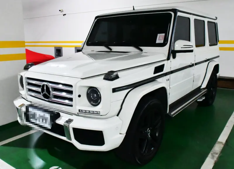 ▲前伊林女模蕭瑋葶的白色賓士G500豪華越野車。（圖／行政執行署士林分署提供）