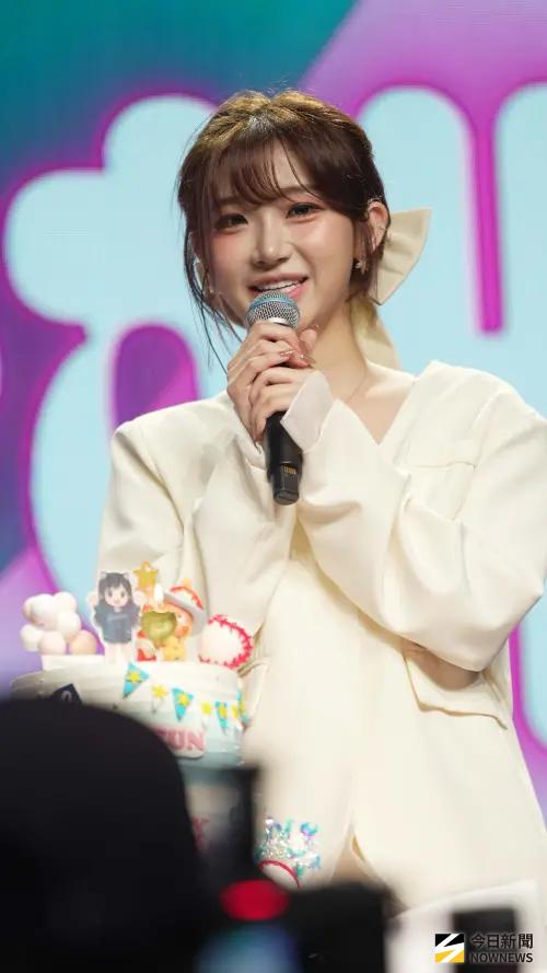 ▲李珠珢在許願時，直呼：「希望能和你們永遠在一起」。（圖／讀者提供）