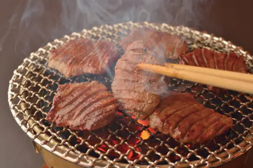 Dream Plaza開幕「買一送一、1元美食」優惠!日本牛舌新店一次看 ▲信義區統一Dream Plaza百貨7月25日開幕,全台最大星巴克、饗賓Urban Paradise、LillA、日本名店東山牛舌8月進軍台灣。「買一送一、1元美食」開幕優惠一次朝聖必吃名單。(圖/東山牛舌提供)