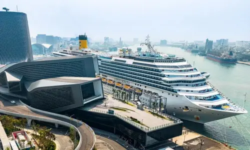 ▲國際郵輪泊靠高雄港旅運中心碼頭的情形。(圖／台灣港務公司提供)