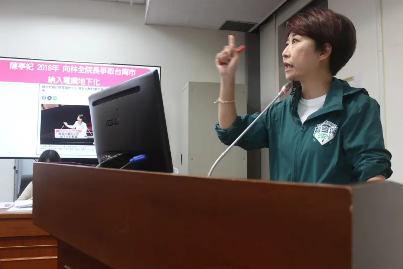 ▲電線桿倒警惕災害風險　陳亭妃籲全面加速電纜地下化（圖／陳亭妃提供）