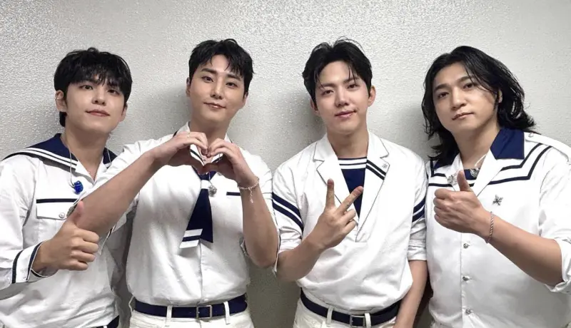 ▲韓國知名樂團DAY6近日舉辦Fancon時，因為入場實名制太嚴格惹議。有粉絲因為沒帶證件請警察到場背書也無法入場；還有粉絲被要求看銀行APP個資頁面，認為實在太過火。（圖／DAY6 IG）