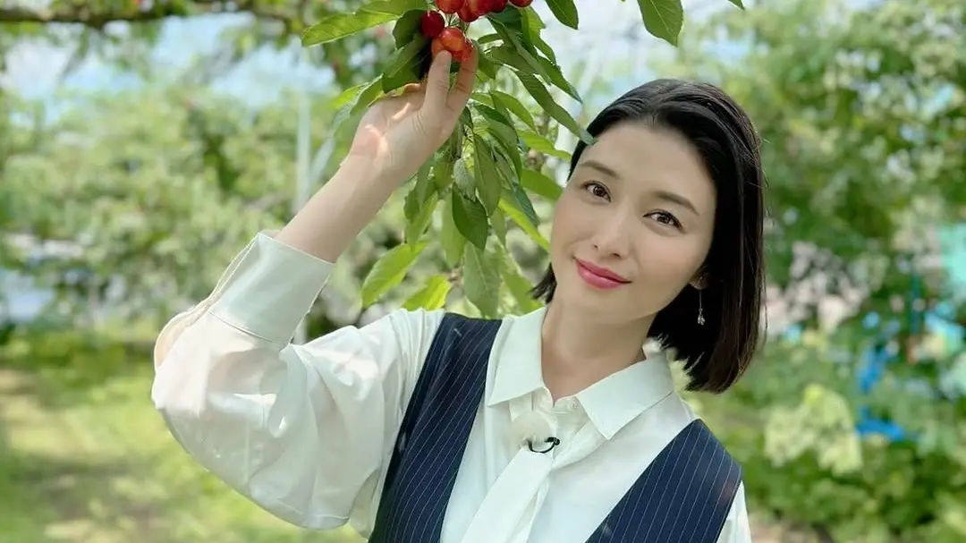 ▲40歲日本女星橋本愛實婚後實施AA制，連生小孩都平均分攤費用，她直言：「我不是在裝獨立！」理性財務制度與LINE溝通習慣掀起熱議。（圖／翻攝自橋本愛實IG）