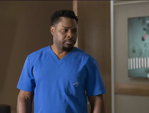 ▲麥爾坎賈莫華納近年來在影集《住院醫師》中也有精彩的演出。(圖/摘自IMDb) ▲麥爾坎賈莫華納近年來在影集《住院醫師》中也有精彩的演出。(圖/摘自IMDb)