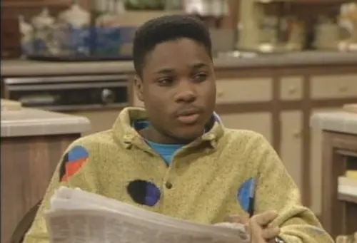 ▲麥爾坎賈莫華納還是中學生的年紀,就因為演出《天才老爹》走紅,他飾演家裡唯一的兒子,從很多的錯誤中得到學習與成長。(圖/摘自IMDb) ▲麥爾坎賈莫華納還是中學生的年紀,就因為演出《天才老爹》走紅,他飾演家裡唯一的兒子,從很多的錯誤中得到學習與成長。(圖/摘自IMDb)