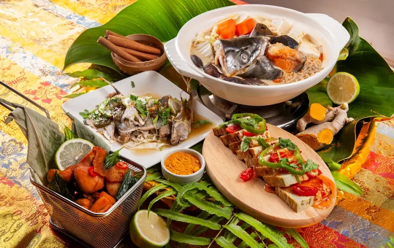 ▲台北凱撒大飯店Checkers自助餐廳即日起推出「泰饗南洋季」，集結多道泰式、南洋菜色，現場購買餐券享「買10送5」優惠，餐券平均每張每人使用只要720元。（圖／台北凱撒提供）