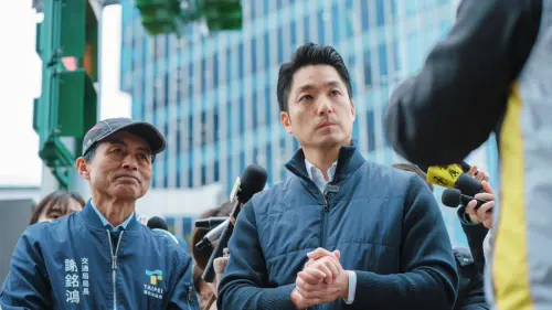 ▲Taipei Mayor Chiang Wan-an (right), with his youthful and intellectual image, is regarded as a rising star within the Kuomintang. (By Chiang Wan-an Facebook)