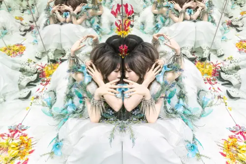 ▲Aimer也為新電影版《鬼滅之刃 無限城篇》獻唱主題曲。（圖／SONY MUSIC）