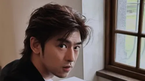 ▲陳柏霖（如圖）今（22）日出席公益影展記者會，談拍攝短片體悟與與舒華合作的感想，誇對方大膽有韌性，他也分享如何用運動紓壓，並預告將於下半年挑戰新角色。（圖／翻攝自陳柏霖IG）