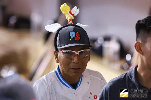 ▲樂天桃猿總教練「阿公」古久保健二過去在近鐵猛牛時期，與大久保秀昭曾是隊友。（圖／記者葉政勳攝,資料照）